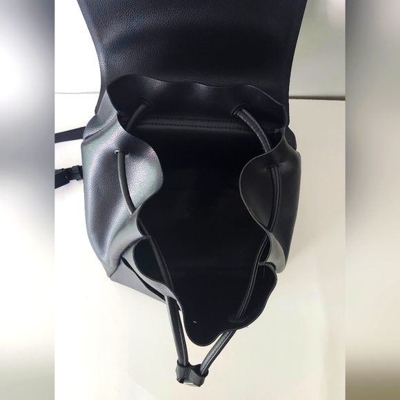 Zara Black Backpack - Picture 4 of 5